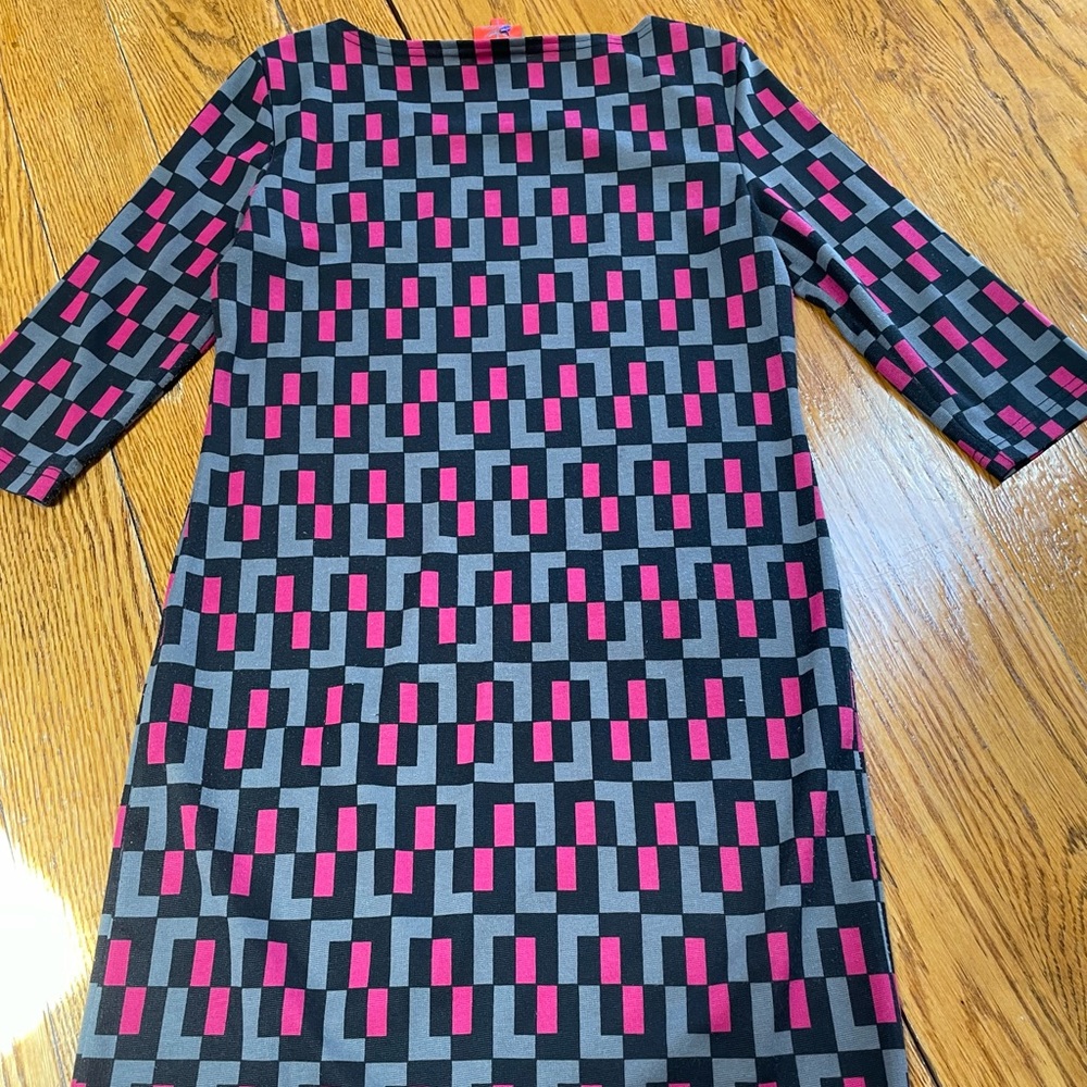 Tracy Negoshian bodycon dress.  Pink, black gray geometric print.  Small.